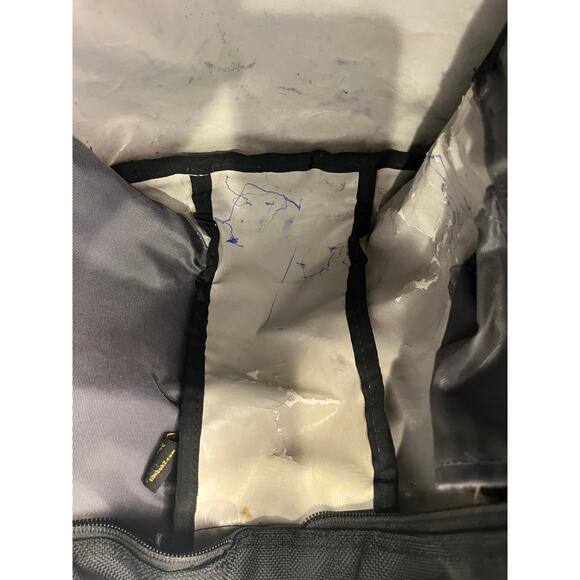 Timbuk2 Black Nylon Tote Handles /crossbody Pockets Outdoors Travel w/ Handle - Picture 6 of 8